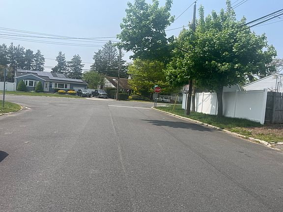 4th image of 89 Dollard Dr N