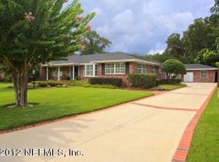 2254 Miller Oaks Dr N, Jacksonville, FL 32217