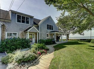 76 Annawamscutt Rd, Barrington, RI 02806