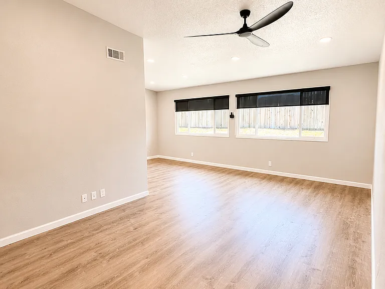 708 Meadow Way — Photo 6