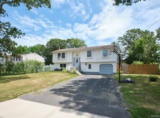 349 Randall Rd, Ridge, NY 11961