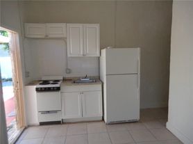 2204 Atlanta St, Hollywood, FL