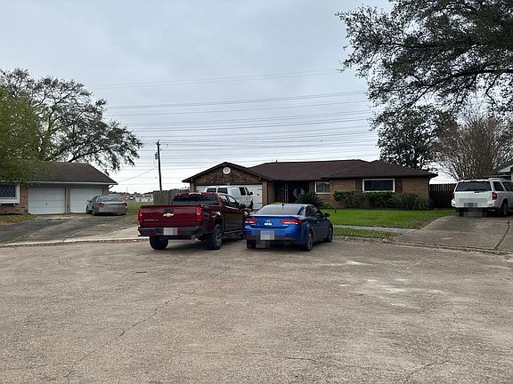 4th image of 706 Whelton Cir