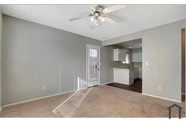 Building Photo - 3855 Terrazzo Ave