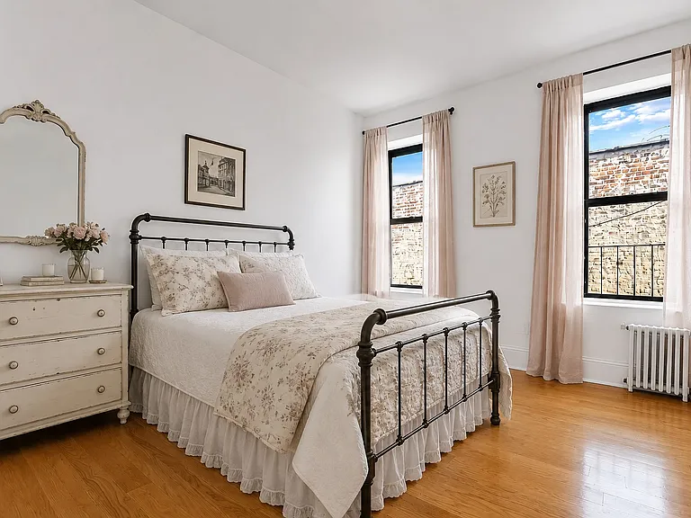 1059 Union St #4A — Photo 3