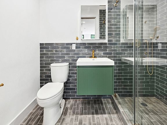 4th image of 37 E 1st St #2R