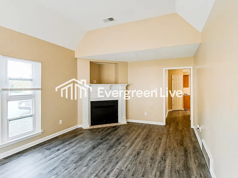 9828 Maggie Woods Ln — Photo 3