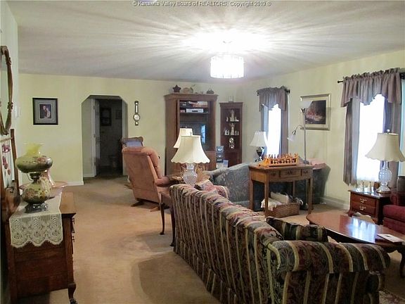 3rd image of 4 Bethmont Dr