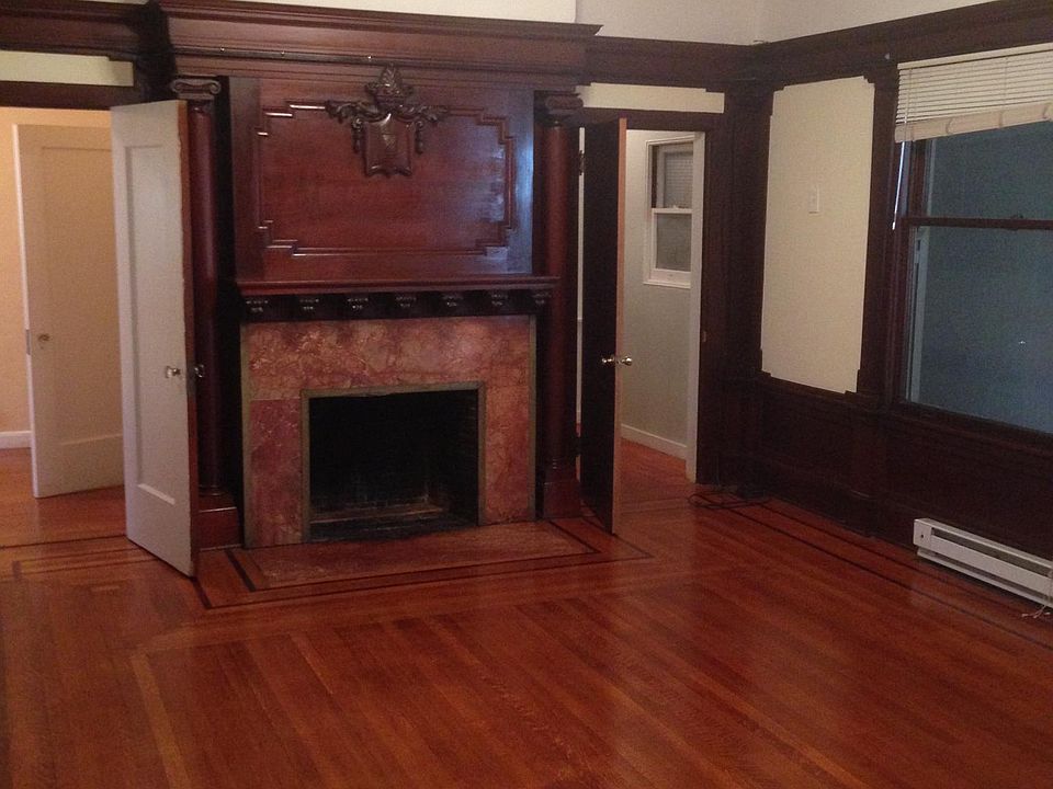 1st image of 460 N 1st St APT 2
