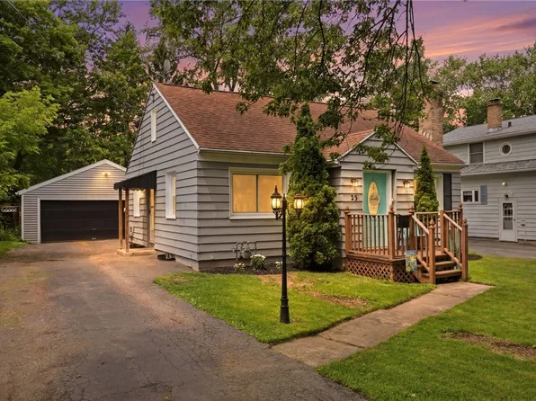 23 Montcalm Dr, Rochester, NY 14617