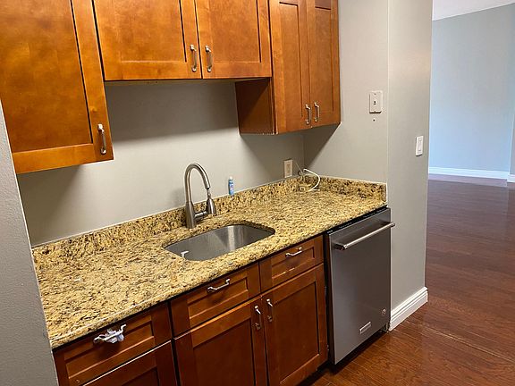 4th image of 200 Grand Cove Way #5G1