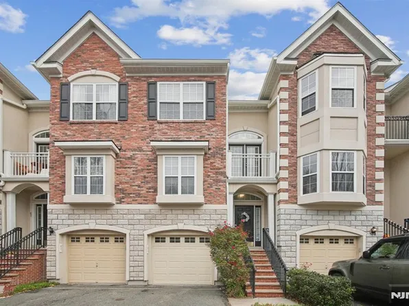 86 Osprey Ct, Secaucus, NJ 07094