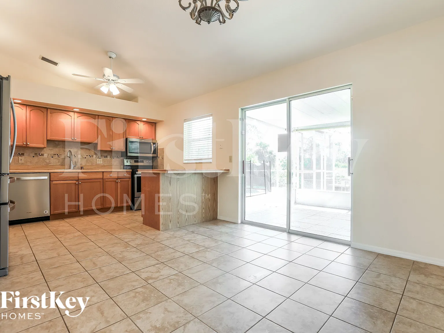 3 bed, 2.0 bath, 1414 sqft, $2,090 — Photo 3