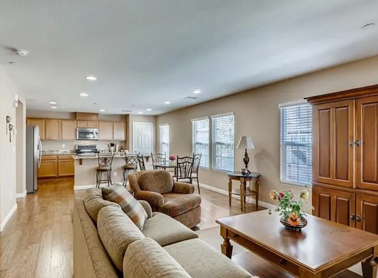 3077 Camino Sereno Ave — Photo 2