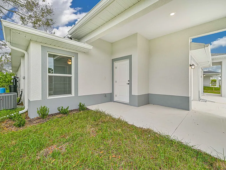 6076 Lacota Ave — Photo 2