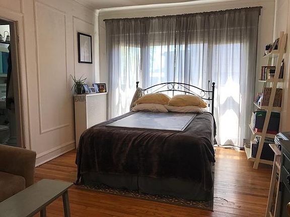 4th image of 3449 N Elaine Pl APT 407