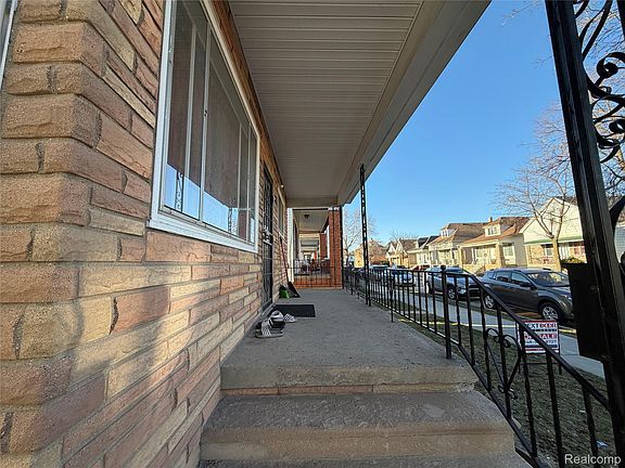 3rd image of 12091 Sobieski St