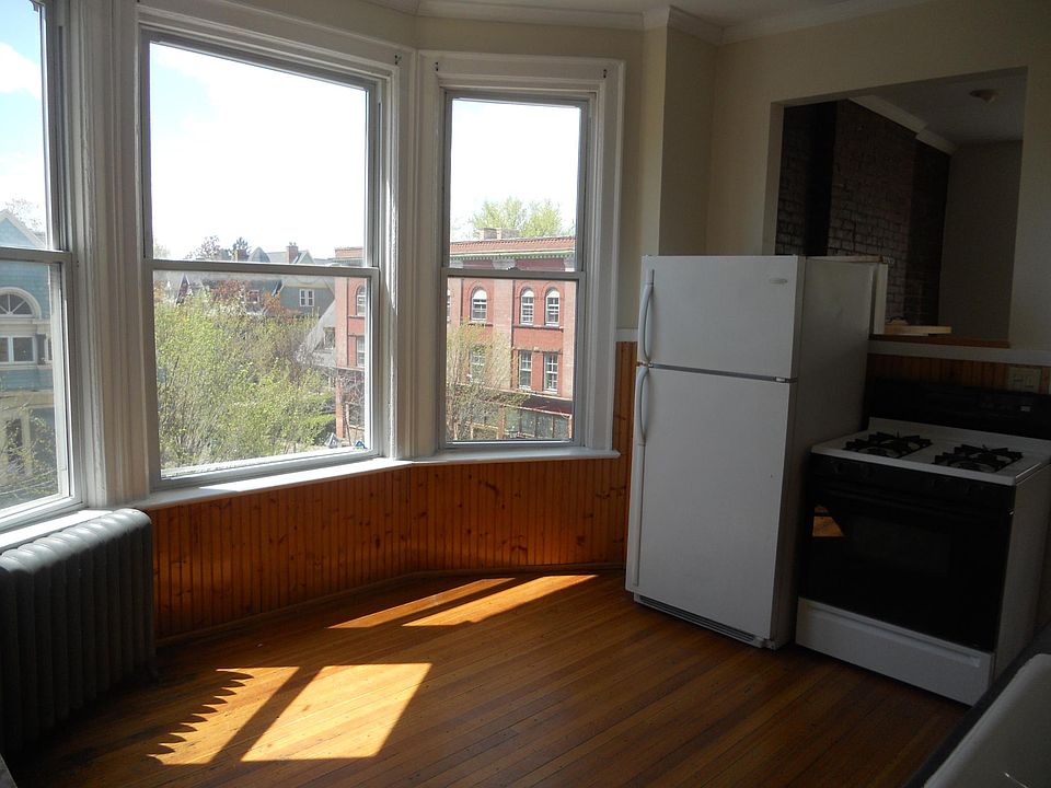 1st image of 228 Lexington Ave APT 11