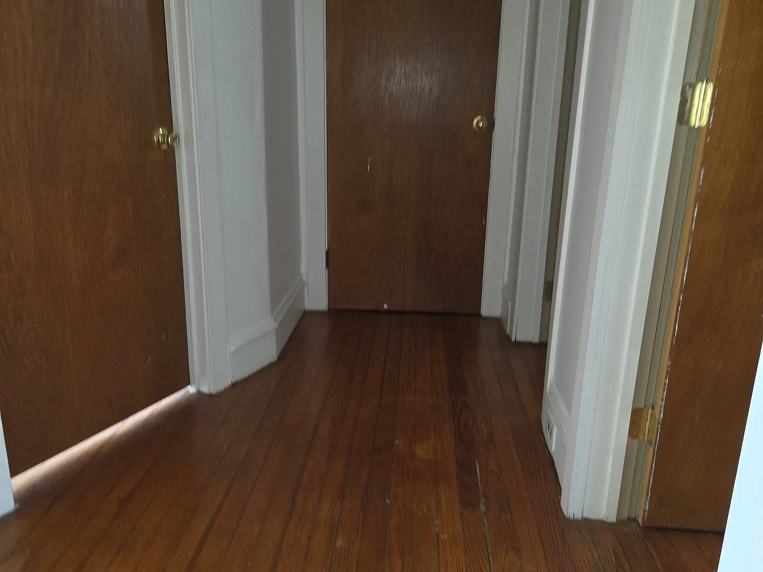 3 bed, 1.5 bath, 1200 sqft, $2,150 — Photo 2