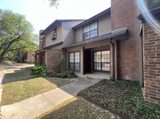 9910 Royal Ln APT 403, Dallas, TX 75231