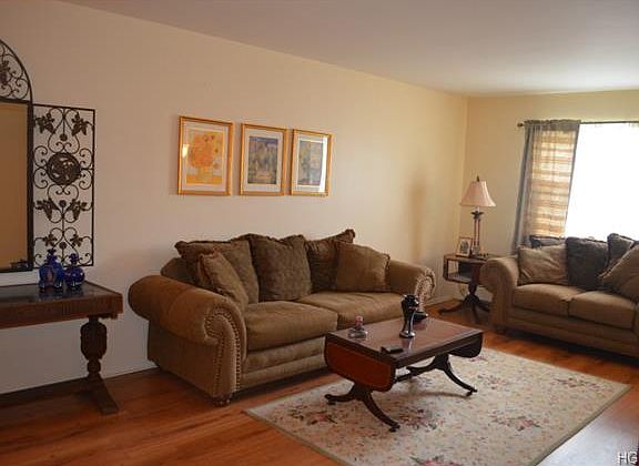 5th image of 138 Doxbury Ln Unit 138
