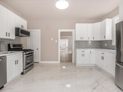 427 Taylor Avenue, Bronx, NY, 10473