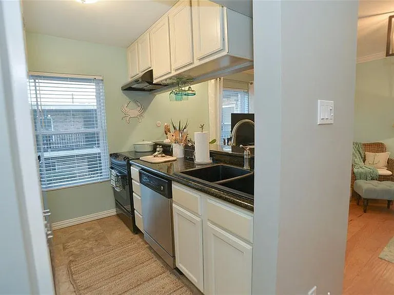 402 Post Office St #201 — Photo 5