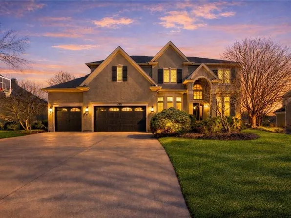 14813 Rosewood Dr, Leawood, KS 66224