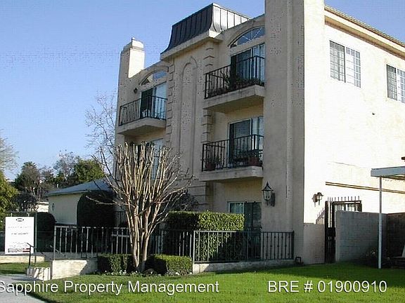 2nd image of 11482 Moorpark St APT 04