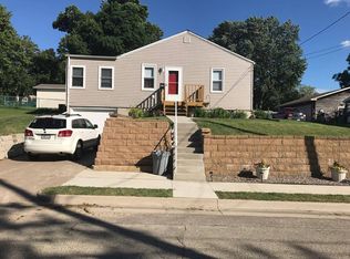 2718 Beverly Ave, Dubuque, IA 52001
