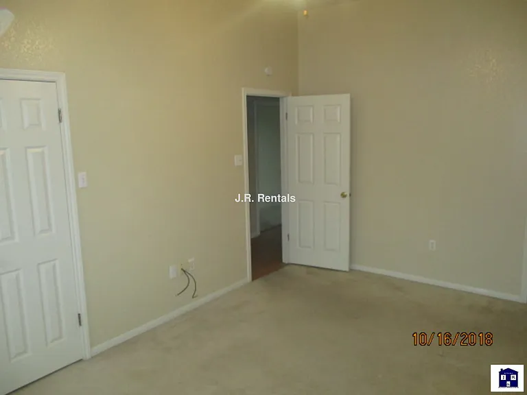1506 Creek St — Photo 57