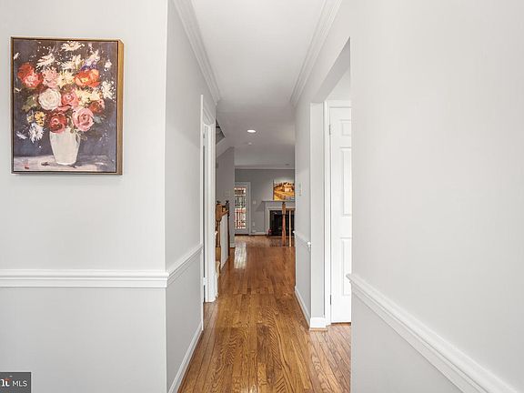 3rd image of 11103 Candlelight Ln