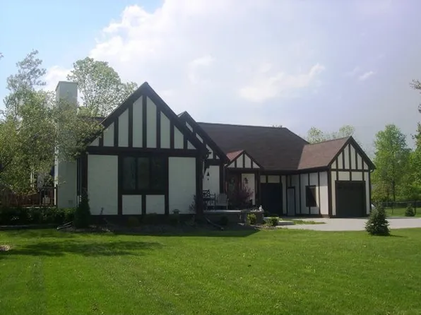 8140 Salt Rd, Clarence Center, NY 14032