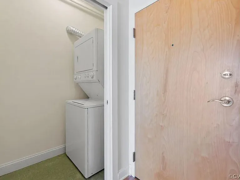 1333 W Broad St #414 — Photo 8