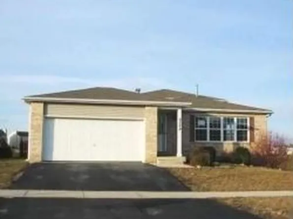 2272 Iroquois Ln, Round Lake Heights, IL 60073