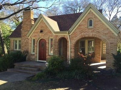 130 Appian Way, Dallas, TX, 75216