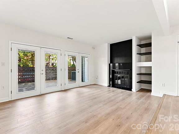 5th image of 425 W 8th St APT 87