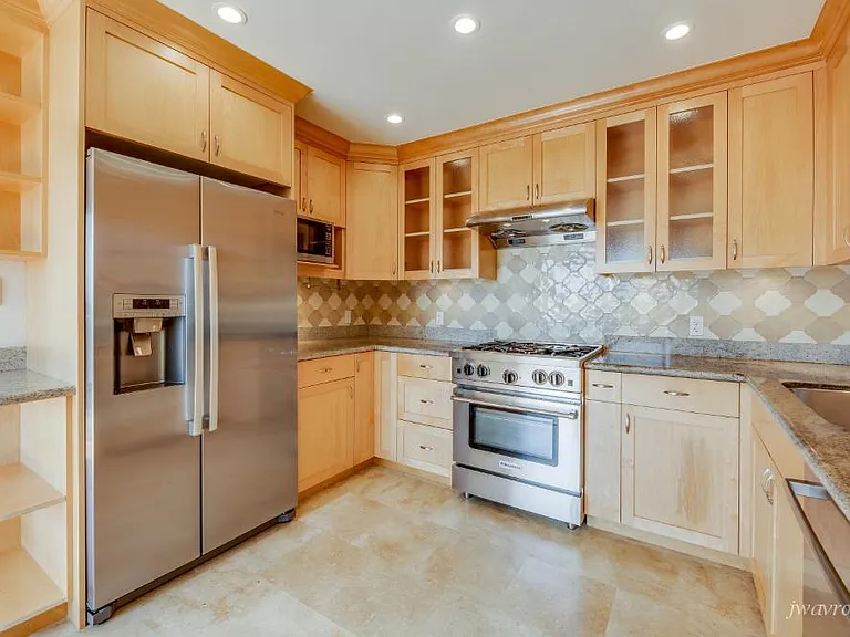 172 Burlwood Dr — Photo 9