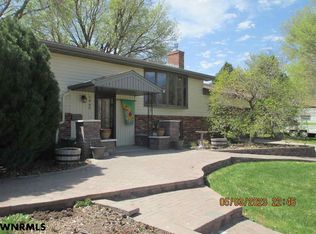 1445 Holly Dr, Gering, NE 69341