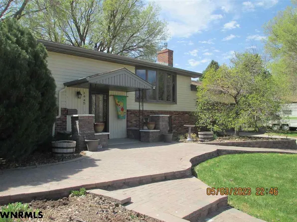 1445 Holly Dr, Gering, NE 69341