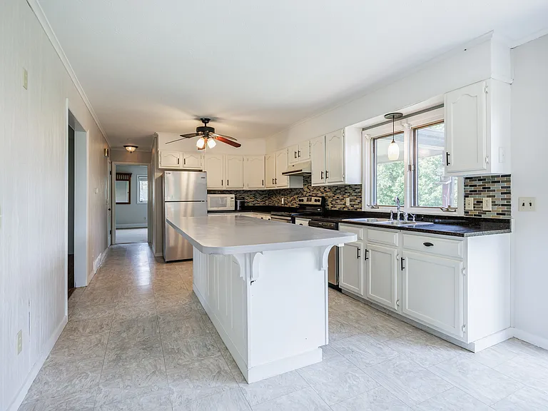26 Clearview Ave — Photo 14