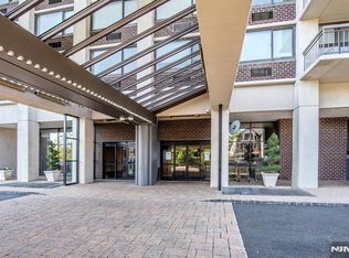 200 Old Palisade Rd APT 16D, Fort Lee, NJ 07024
