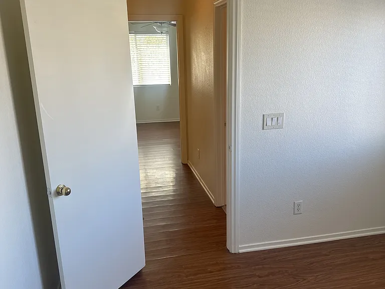 9914 Keephills St — Photo 16