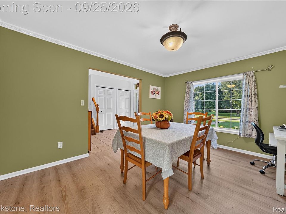 5390 Dillon Dr, photo 11