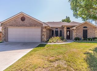 306 Carlisle Dr, Weatherford, TX 76085