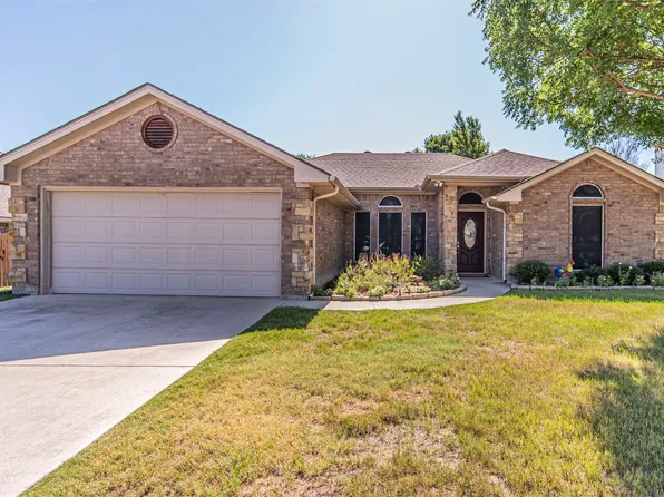 306 Carlisle Dr, Weatherford, TX 76085