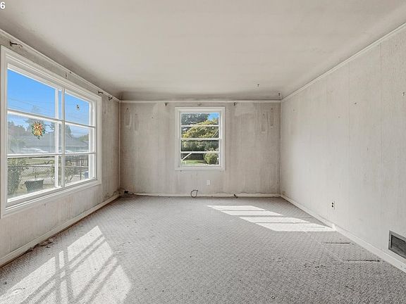 4th image of 3545 SE 74th Ave