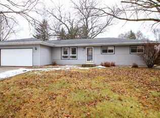 576 Greendale Dr, Janesville, WI 53546