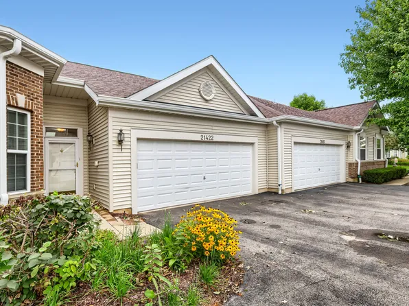 21422 Mays Lake Dr, Crest Hill, IL 60403
