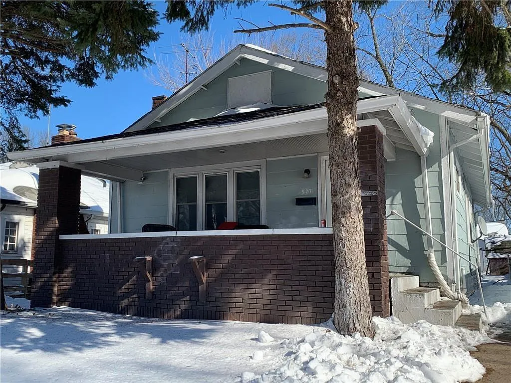 927 N Bradley Ave photo 1